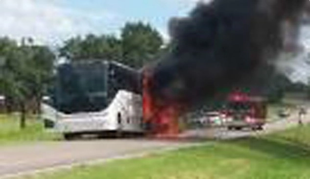 पर्यटकों की बस में भयावह आग, 26 की मौत, 28 घायल - Fire in China turist bus, 26 dies