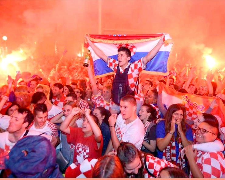 FIFA WC 2018 : ‘चमत्कारिक’ जीत के बाद जश्न में डूबा क्रोएशिया - fifa world cup croatia fans ecstatic after ousting england