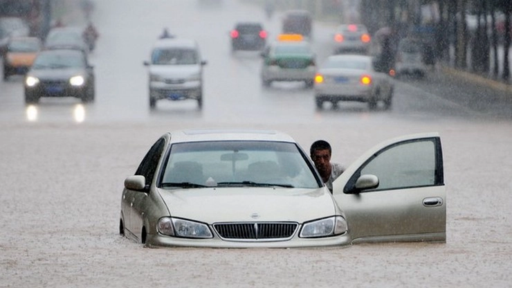 मौसम अपडेट : मानसून में बारिश और बाढ़ से 718 लोगों की मौत - Weather Updates