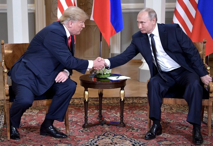 अमेरिकी राष्ट्रपति डोनाल्ड ट्रंप की पुतिन के साथ सकारात्मक वार्ता - Donald Trump Vladimir Putin Summit