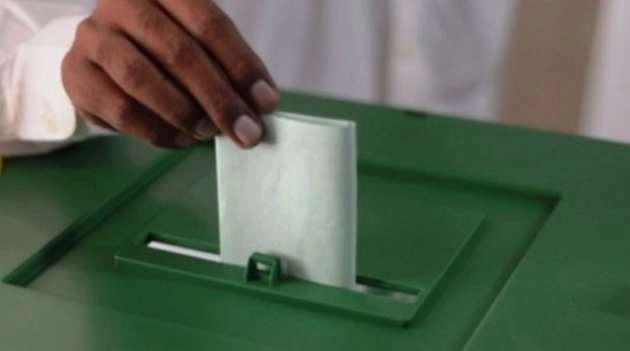 पाकिस्तान में मतदान जारी, कौन बनेगा अगला प्रधानमंत्री...