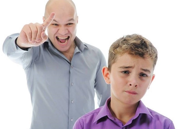 यदि पैरेंट्स के व्यवहार में हैं ये 4 बुरी आदतें तो आपके बच्चे को बिगड़ने से कोई नहीं रोक सकता! - parenting tips