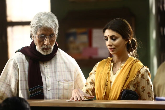 अमिताभ बच्चन और श्वेता का विवादित विज्ञापन हटाया
