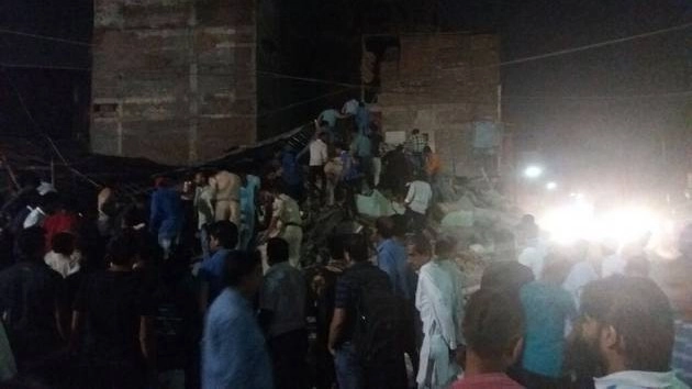 कोलकाता में दो मंजिला इमारत ढही, एक व्यक्ति की मौत, दो जख्मी - Two story building collapsed in Kolkata