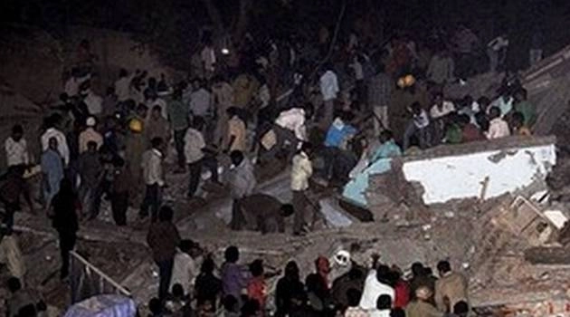 ठाणे में एक चॉल पर इमारत गिरने से एक की मौत, आठ घायल