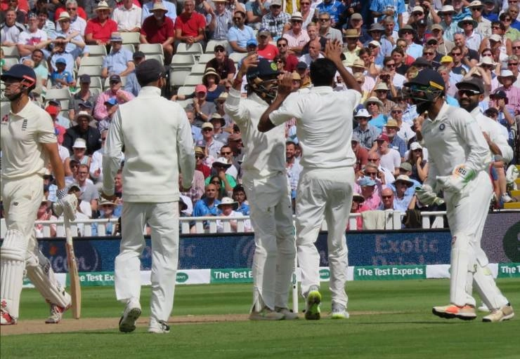 पहला टेस्ट मैच : अश्विन की स्पिन के जाल में आठवीं बार उलझे एलेस्टेयर कुक
