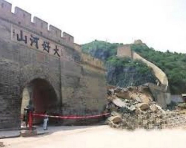 भारी बारिश से गिरा चीन की दीवार का नया हिस्सा, जानिए क्या है कारण