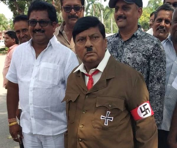 भारतीय संसद में एडोल्फ हिटलर - Adolf hitler in Parliament