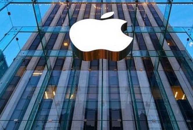 Apple बनी 2 हजार अरब डॉलर की पहली अमेरिकी कंपनी - Apple became the first US company to have 2 thousand billion dollars in market share