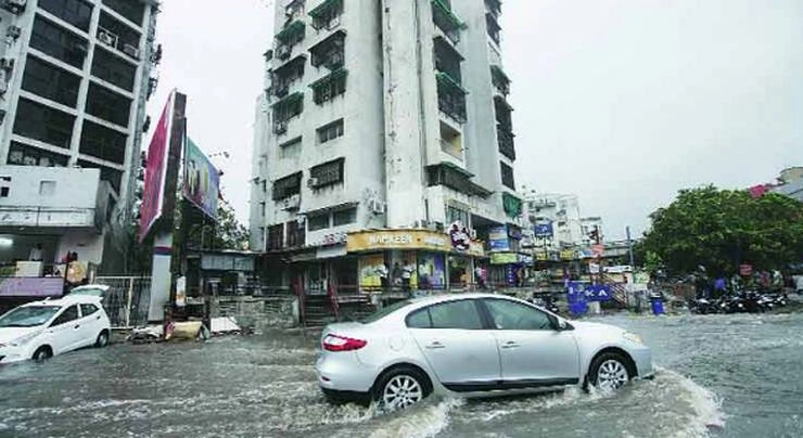 मौसम अपडेट : गुजरात में मानसून फिर सक्रिय, कई स्थानों पर भारी वर्षा, 3 की मौत