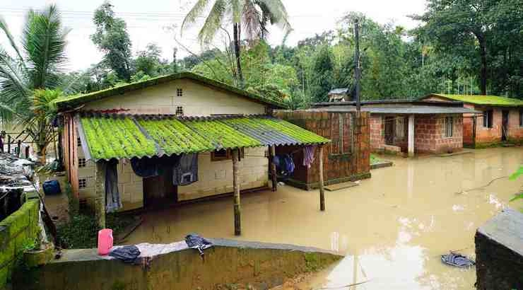 एचडीएफसी बैंक करेगा केरल में 10 करोड़ रुपए की मदद, 30 गांवों को लेगा गोद - HDFC Bank, flood affected Kerla, flood