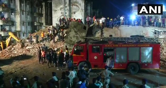 अहमदाबाद : तीन मंजिला इमारत गिरने से एक की मौत, कई के दबे होने की आशंका