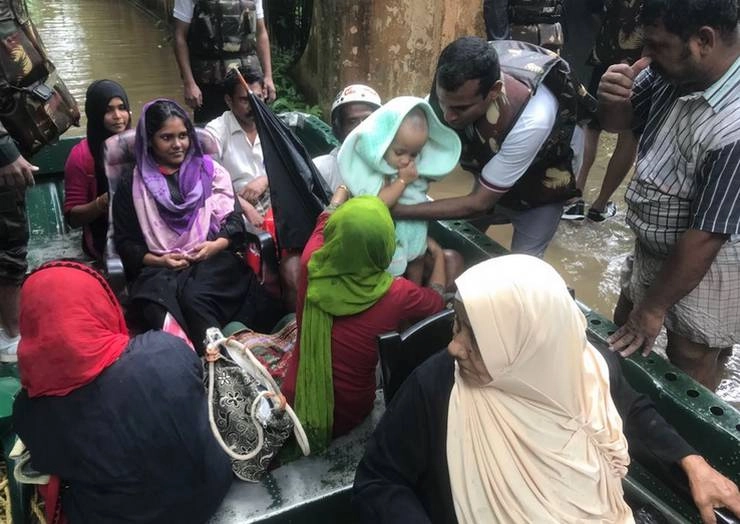 नौसेना ने किया शानदार काम, केरल में 17 हजार लोगों को बाढ़ से बचाया