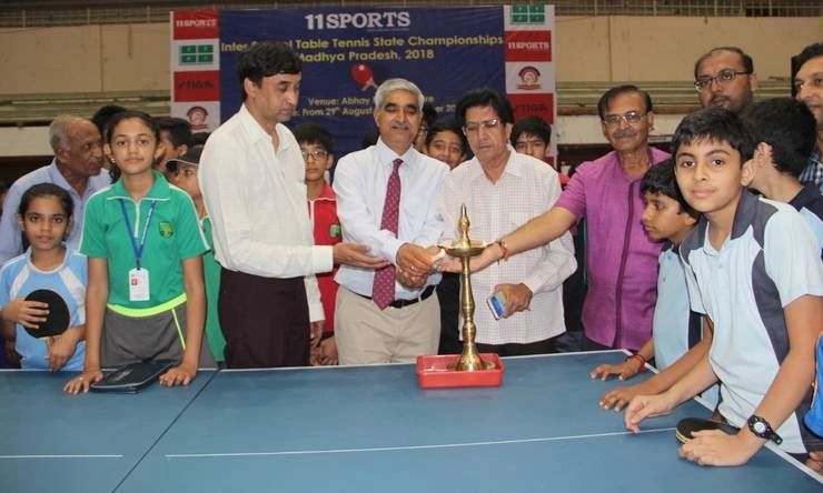 अंतरविद्यालयीन राज्य टेबल टेनिस चैम्पियनशिप शुरू - State level table tennis, Indore, Abhay Prashal, XI Sports Mumbai
