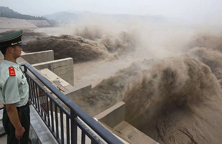 चीन ने ब्रह्मपुत्र नदी में पानी छोड़ने की चेतावनी जारी कर हड़कंप मचाया, बाढ़ का अलर्ट