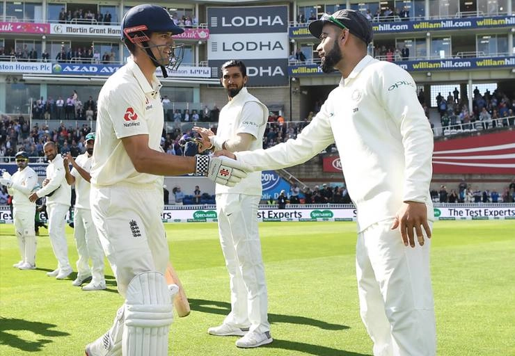 एलेस्टेयर कुक को भारतीय टीम ने पेश किया 'गार्ड ऑफ ऑनर' - Alastair Cook, batsman, England,last  test match