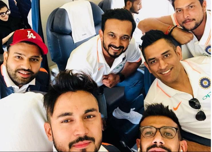 कप्तान रोहित शर्मा के नेतृत्व में भारतीय टीम एशिया कप के लिए रवाना
