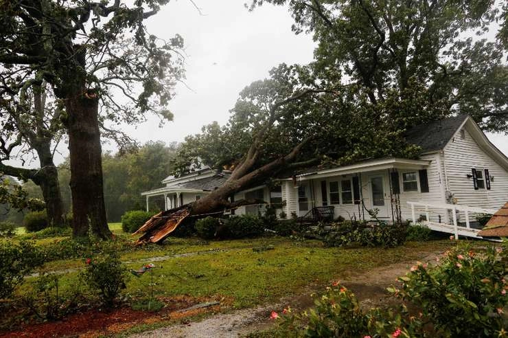 अमेरिका में 'फ्लोरेंस' तूफान से 11 की मौत, भारी बारिश और तेज हवाओं ने मचाई तबाही - US, Florence storm heavy rain strong wind