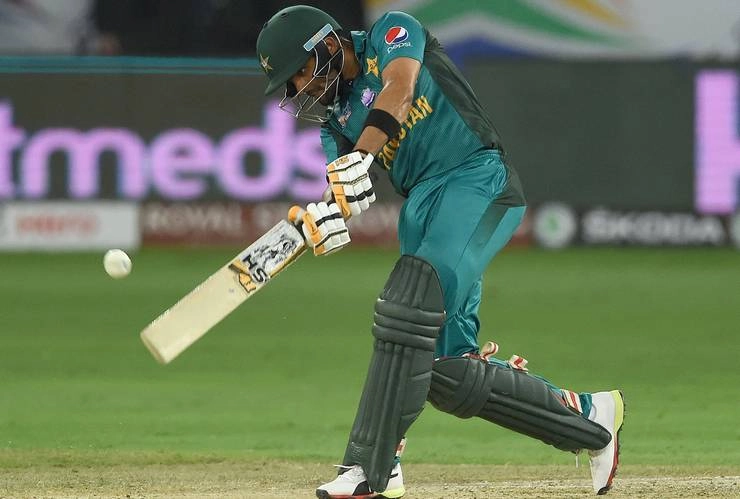 एशिया कप क्रिकेट : पाकिस्तान ने हांगकांग को 8 विकेट से रौंदा - Asia Cup Cricket, Pakistan, Hong Kong