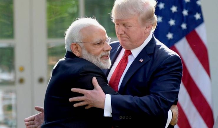 ट्रंप ने सुषमा से कहा, मैं भारत से प्यार करता हूं, मेरे मित्र मोदी को मेरा अभिवादन प्रेषित कीजिएगा - Trump said that Modi is my friend