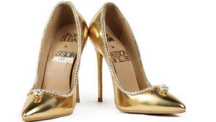 दुनिया का सबसे महंगा जूता, लगे हैं सैकड़ों हीरे, मूल्य 1.23 अरब - most expensive shoe of the world