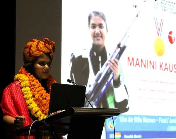 स्वर्ण पदक विजेता मानिनी कौशिक का सम्मान - Manini koushik