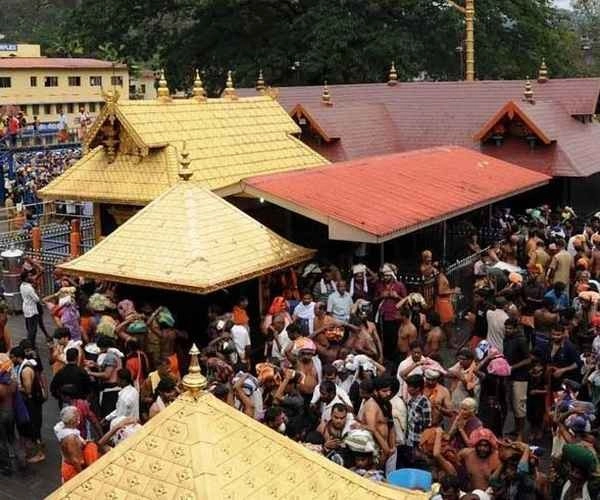 सबरीमाला में महिलाओं के प्रवेश पर बवाल, भक्तों ने रोका रास्ता - Sabrimala temple