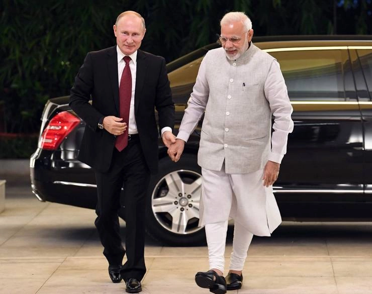 मोदी-पुतिन ने मिलाया हाथ, गले भी मिले, एस-400 डील पर लग सकती है मुहर - PM Modi vladimir putin meeting in Hyderabad house