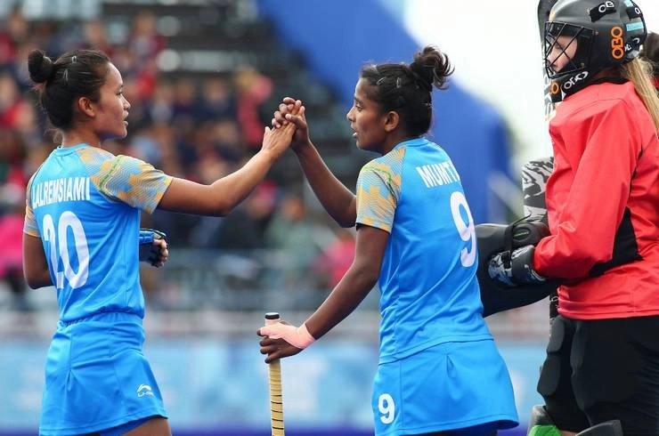 पिछड़ने के बाद भी 3-1 से जापान को हराया, विश्वकप में भारत रहा 9वें पायदान पर - Women Hockey team ends at ninth spot after convincing win over Japan