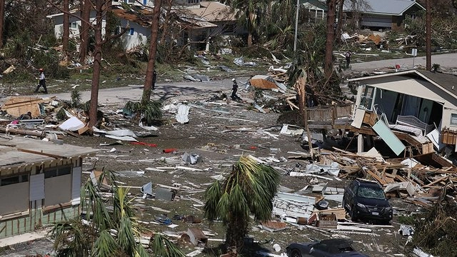 फ्लोरिडा में 150 साल बाद आया सबसे बड़ा तूफान 'माइकल', अब तक 17 लोगों की मौत