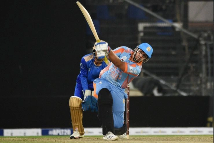 युवराज और गेल के बाद अफगानिस्तान के इस बल्लेबाज ने लगाए 6 गेंदों पर 6 छक्के