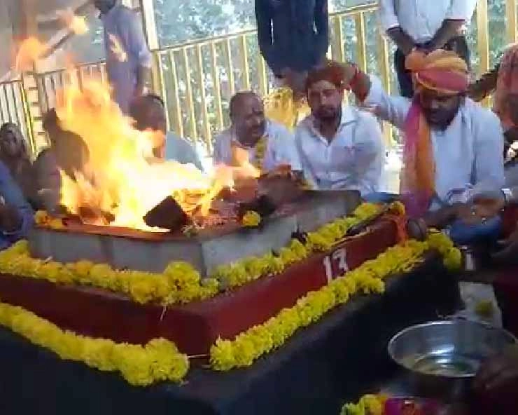 हार्दिक पटेल का तां‍त्रिक अनुष्ठान, सोशल मीडिया पर वाइरल हुआ वीडियो - Hardik Patel Tantric ritual in Madhya Pradesh