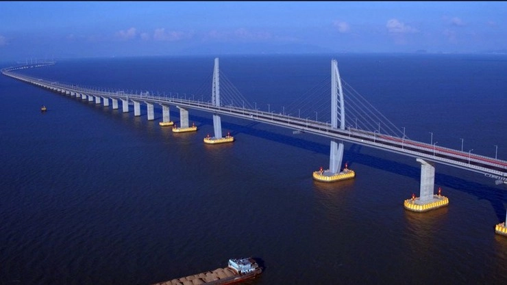 चीन ने बनाया दुनिया का सबसे लंबा समुद्री पुल, देखें रोमांचित कर देने वाली तस्वीरें