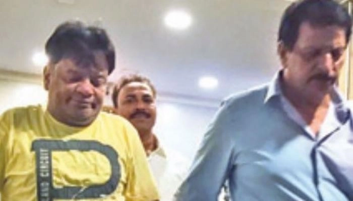 अंडरवर्ल्ड डॉन दाऊद इब्राहीम के भाई को बिरयानी खिलाने वाले पांच पुलिसकर्मी निलंबित - five police personnel suspended for giving vip treatment to dawood brother iqbal kaskar