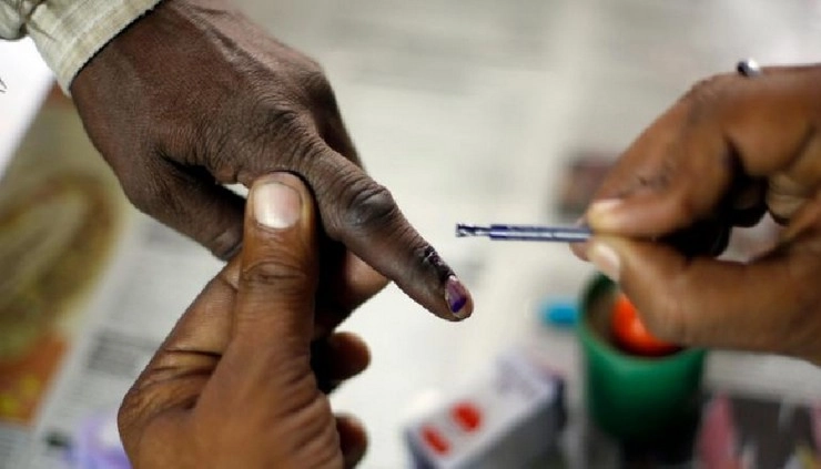 राजस्थान के फतेहपुर में दो गुटों में झड़प, पुलिस ने लाठीचार्ज किया - Voting in Rajasthan and Telangana
