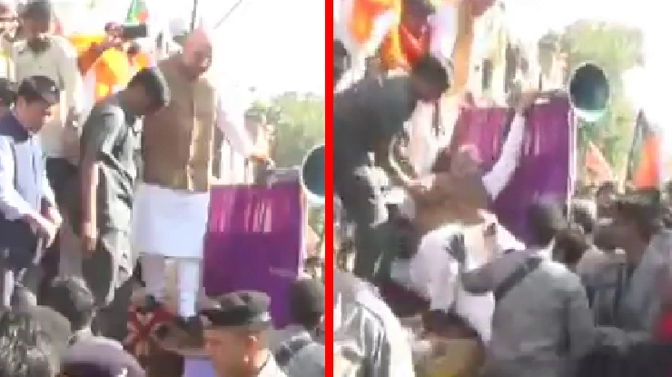 मध्यप्रदेश में रोड शो के दौरान फिसले भाजपा अध्यक्ष अमित शाह (वीडियो) - Amit Shah BJP Road Show