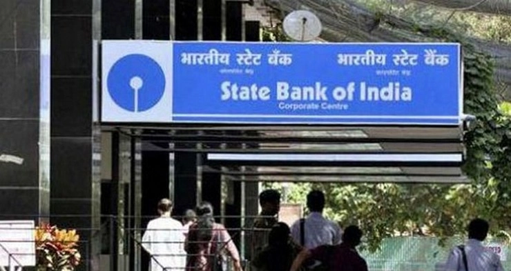 SBI ने ग्राहकों को दिया बड़ा झटका, फिर घटाई FD पर ब्याज दर, जानिए कितना मिलेगा ब्याज - State Bank of India, FD rate, RBI, R