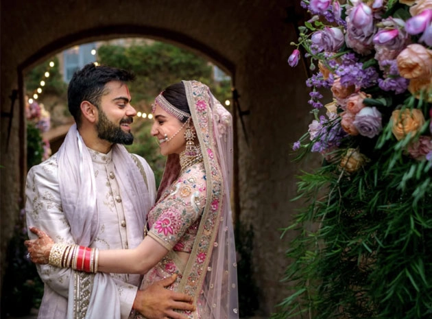 शादी को एक साल पूरा होने पर विराट कोहली ने शेयर की अनुष्का और खुद की खास तस्वीरें - Anushka Sharma, Virat Kohli, Happy Anniversary