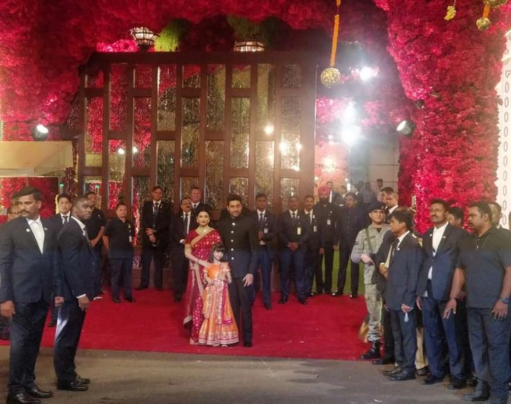 ईशा अंबानी और आनंद पीरामल की शाही शादी में पहुंचीं नामचीन हस्तियां - Isha Ambani Anand Piramal Marriage