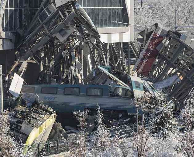 अंकारा में भीषण रेल हादसा, 9 की मौत, 86 घायल - Train accident in Ankara