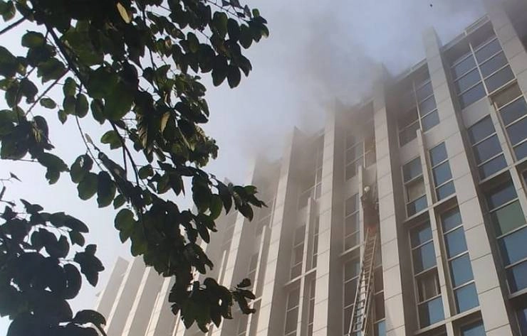 मुंबई के अस्पताल में आग : मृतकों की संख्या 8 पहुंची, 25 लोगों की हालत गंभीर - Fire in Mumbai hospital