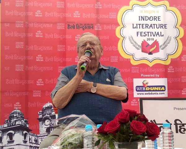 इंदौर लिटरेचर फेस्टिवल, बच्चों के बीच जमा रस्किन का रंग - Indore literature festival : Raskin Bond with children