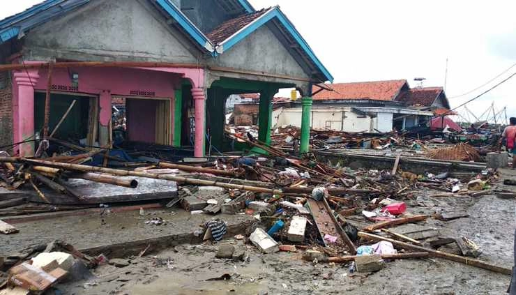इंडोनेशिया के ग्रामीणों ने सुनामी की भयावह यादें साझा कीं