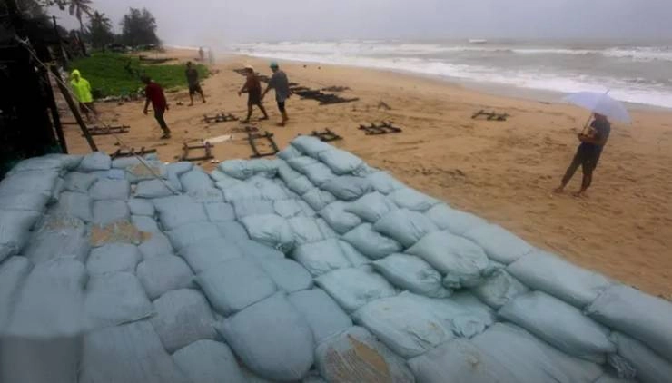 थाईलैंड में भयंकर तूफान 'पाबुक' ने ली 4 लोगों की जान