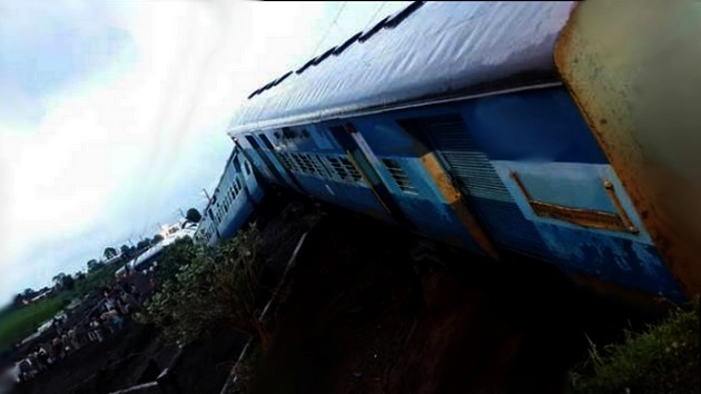 दक्षिण अफ्रीका में 2 ट्रेनों में भिड़ंत, 3 की मौत, 641 घायल - Train accident in south africa