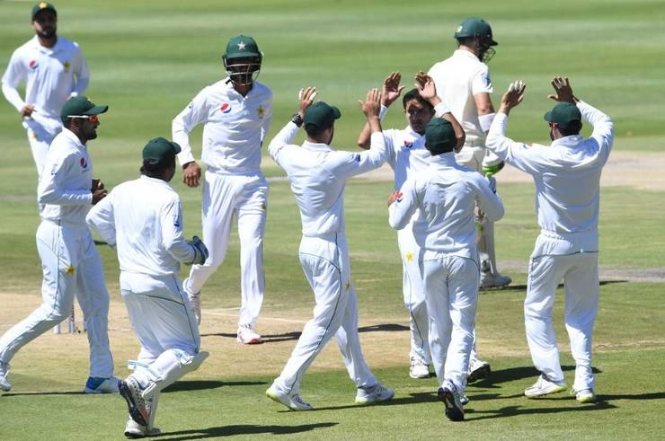 दक्षिण अफ्रीका 262 पर ढेर, पाक का शीर्ष क्रम भी चरमराया - South Africa Pakistan Test match