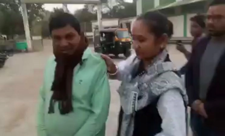 किसानों की शिकायत पर भड़कीं बीएसपी की महिला विधायक, मंडी कर्मचारियों को दी गाली