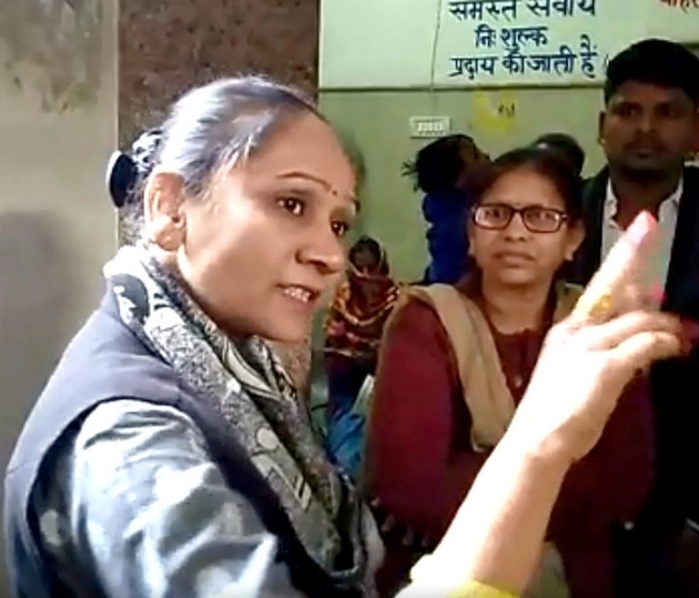 बीएसपी विधायक की डॉक्टर को धमकी, बोलीं हाथ खोलने पर मैं किसी की नहीं सुनती (वीडियो) - BSP MLA Ramabai threatens