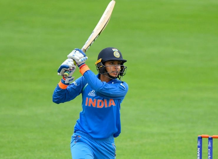 ICC महिला वनडे रैंकिंग में भारत की मंधाना और झूलन टॉप पर बरकरार - Mandhana
