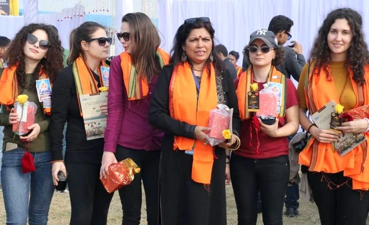 Kumbh Mela 2019 : काशी और प्रयागराज में आतिथ्य से अभिभूत हैं प्रवासी भारतीय - Kumbh Mela 2019